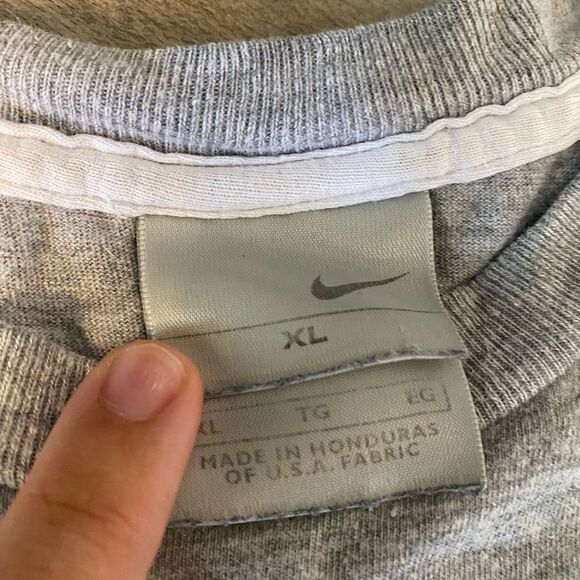 Nike 2000s Grey Athletic Workout Casual TShirt Men XL Bin M-47 - Picture 3 of 4